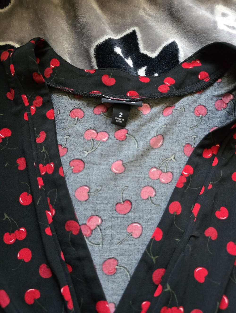 Torrid Cherry Print Tie Belt Wrap Dress Size 2 - Picture 3 of 3